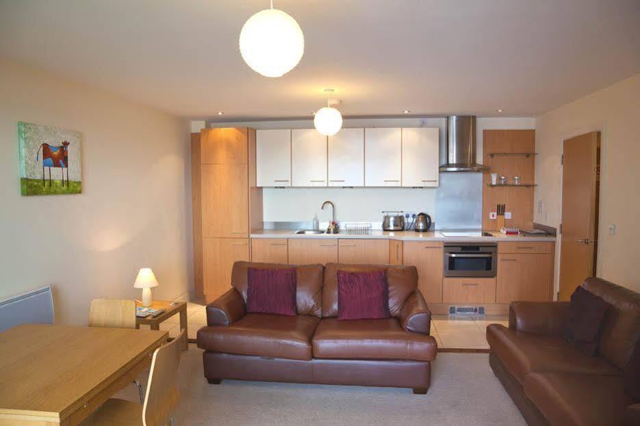 Bayview Apartments Sports Village Cardiff Free Parking & Free Wi Fi Luaran gambar